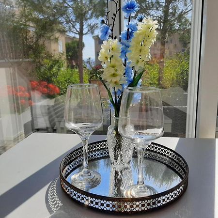 H&O Danaos Sea Breeze Apartment Пафос Екстериор снимка