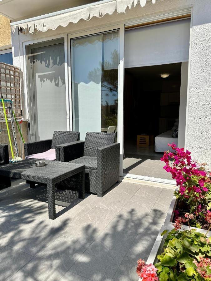 H&O Danaos Sea Breeze Apartment Пафос Екстериор снимка