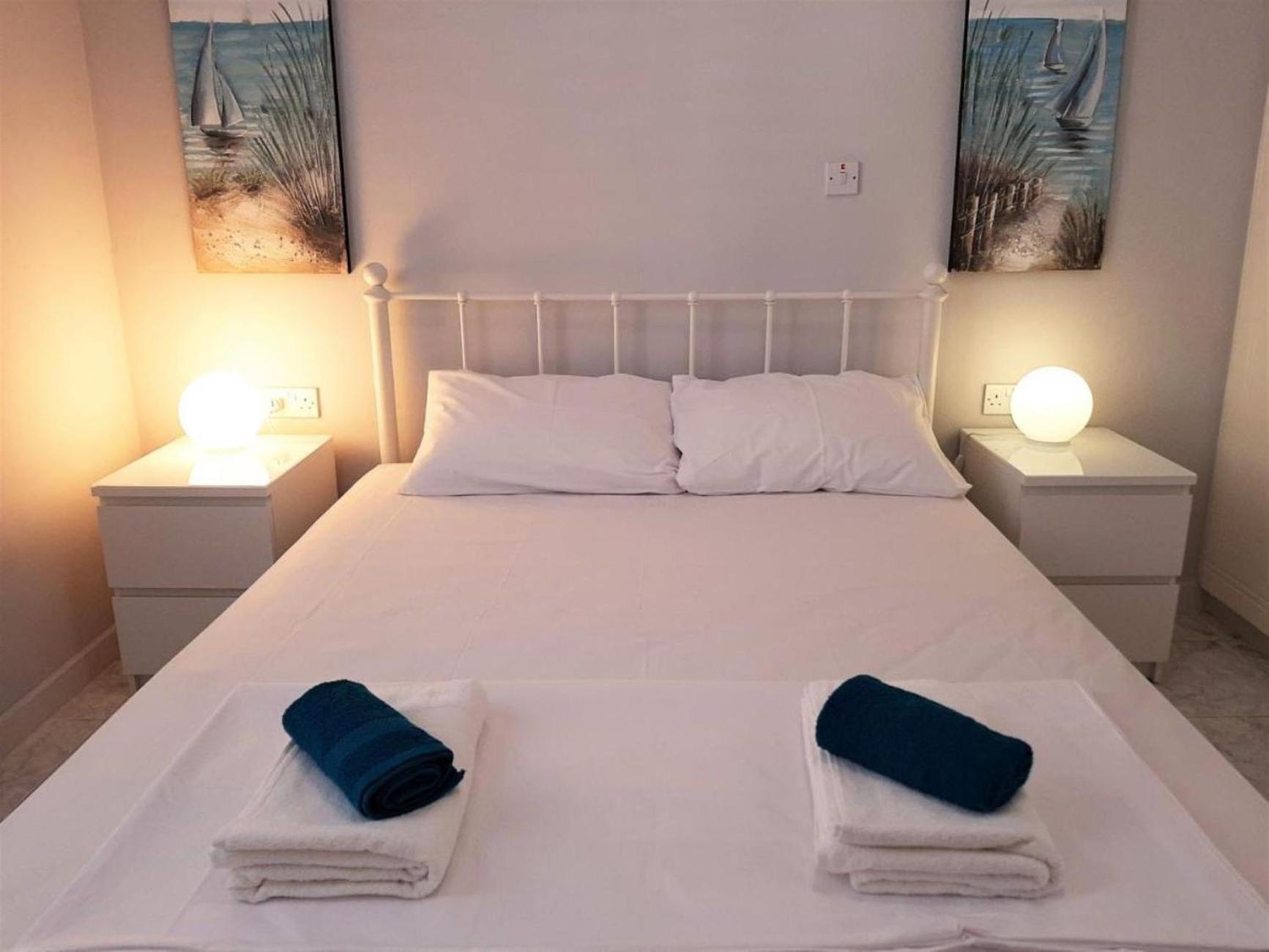 H&O Danaos Sea Breeze Apartment Пафос Екстериор снимка