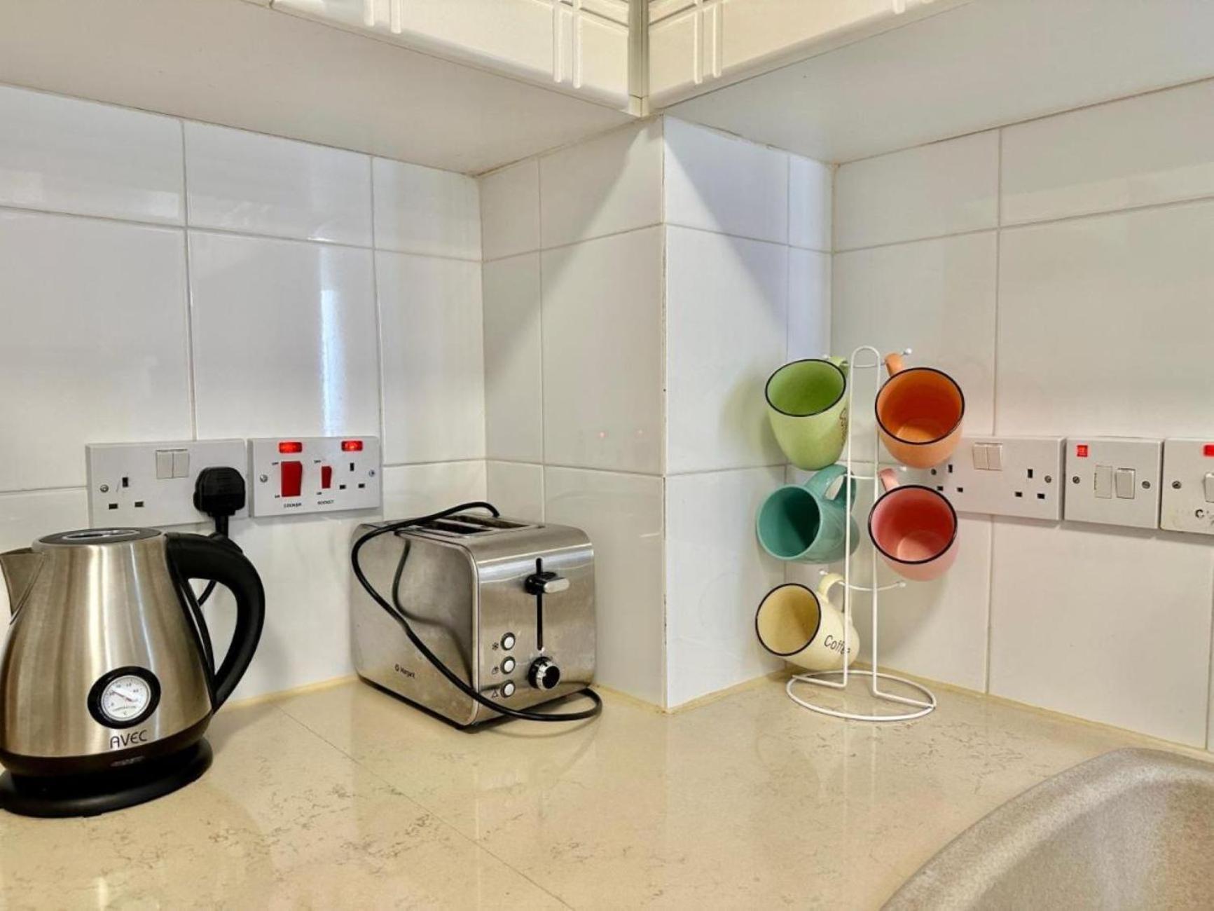 H&O Danaos Sea Breeze Apartment Пафос Екстериор снимка