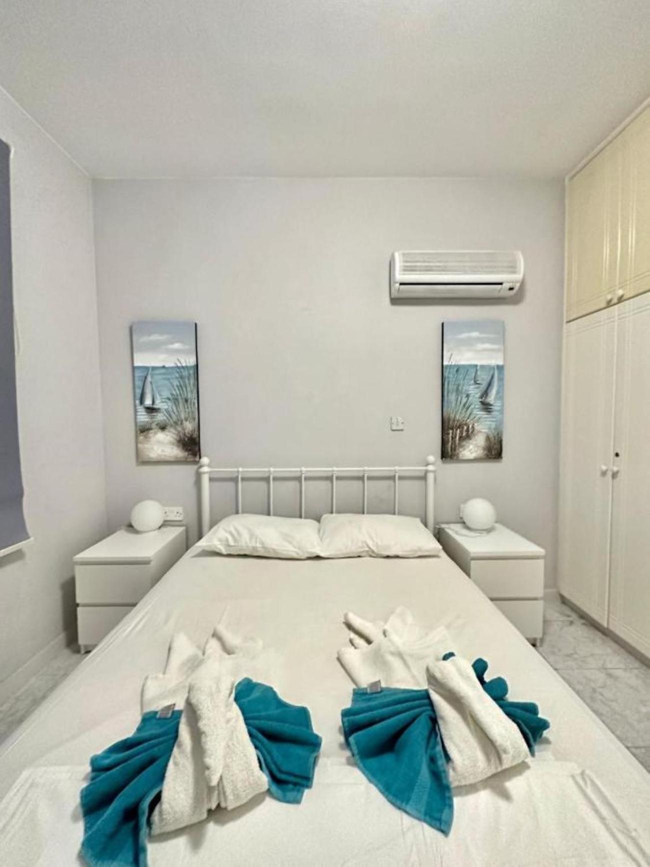 H&O Danaos Sea Breeze Apartment Пафос Екстериор снимка