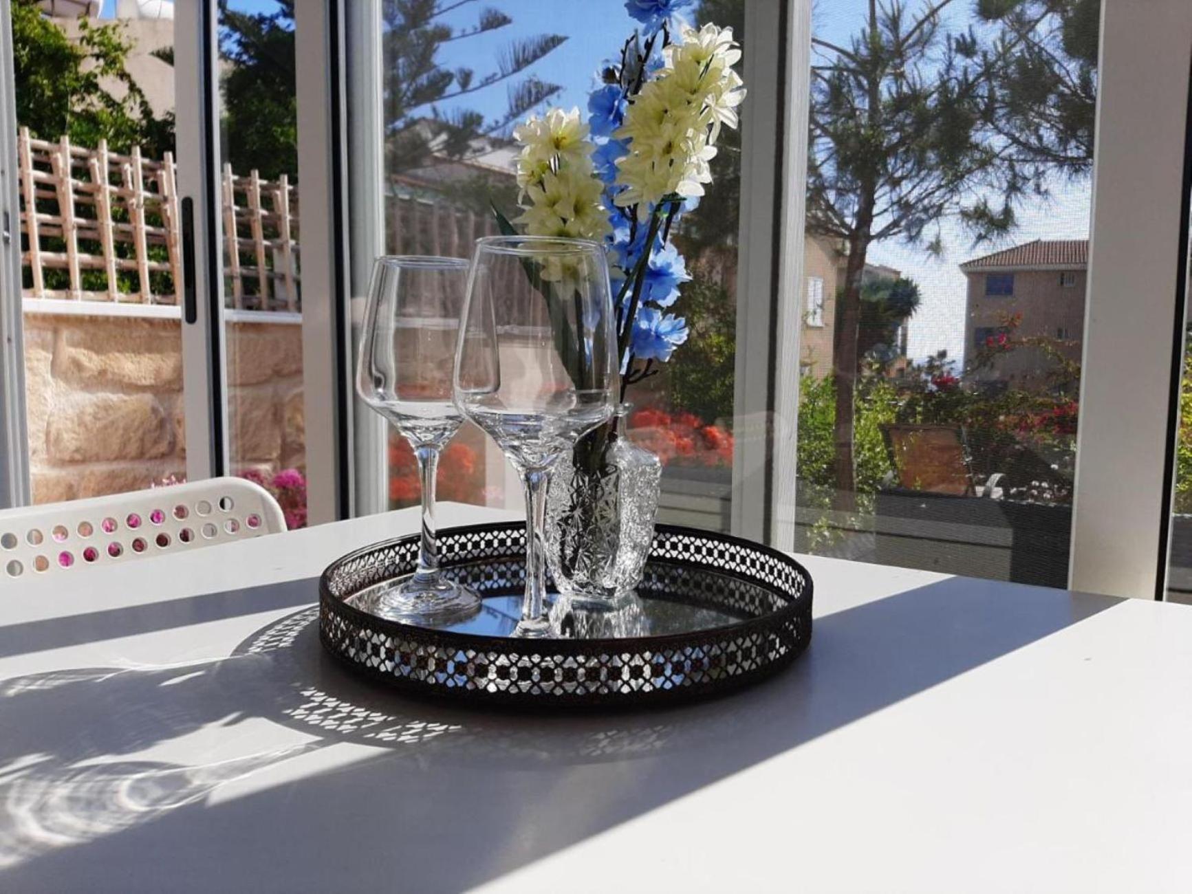 H&O Danaos Sea Breeze Apartment Пафос Екстериор снимка