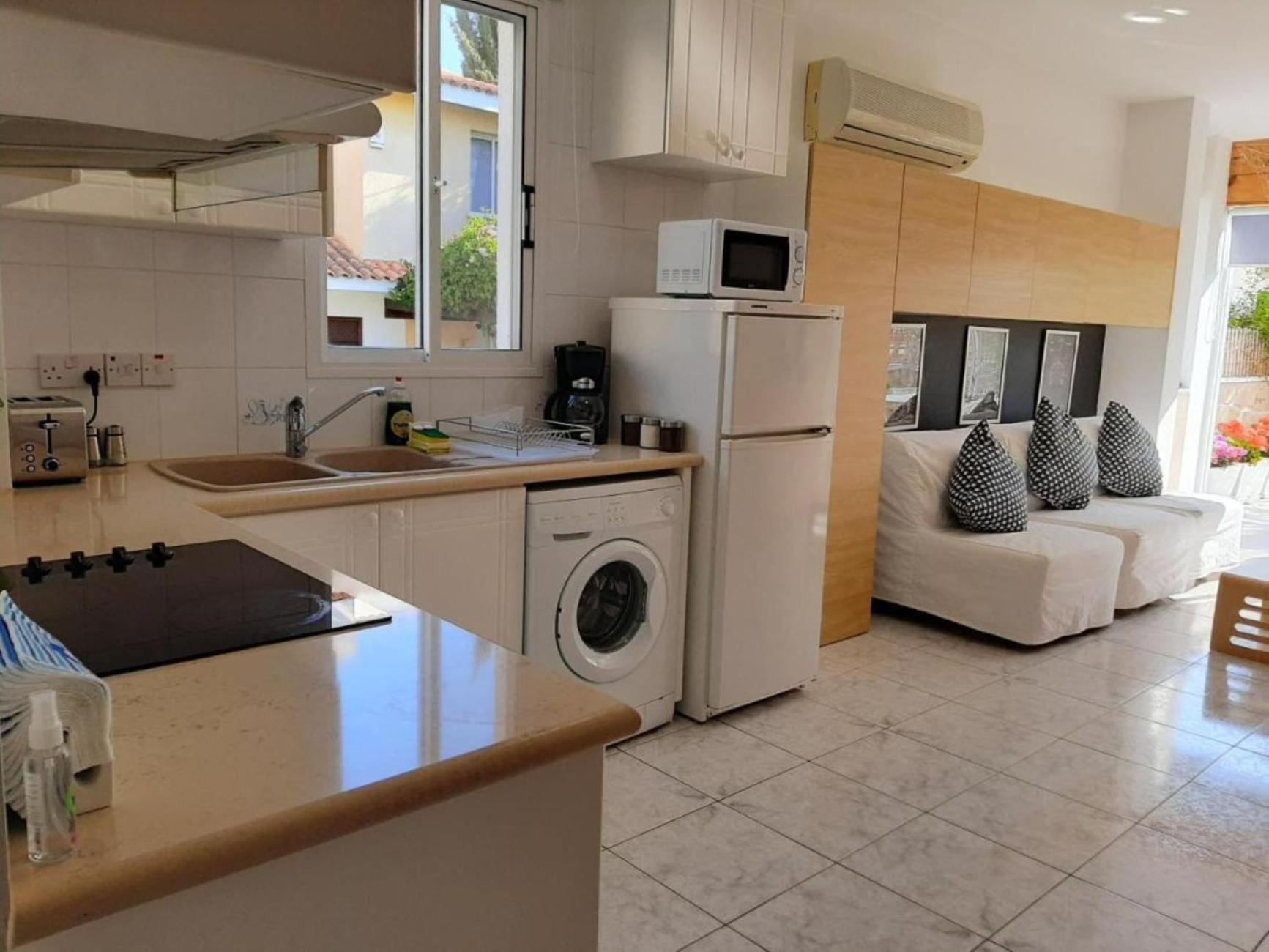 H&O Danaos Sea Breeze Apartment Пафос Екстериор снимка