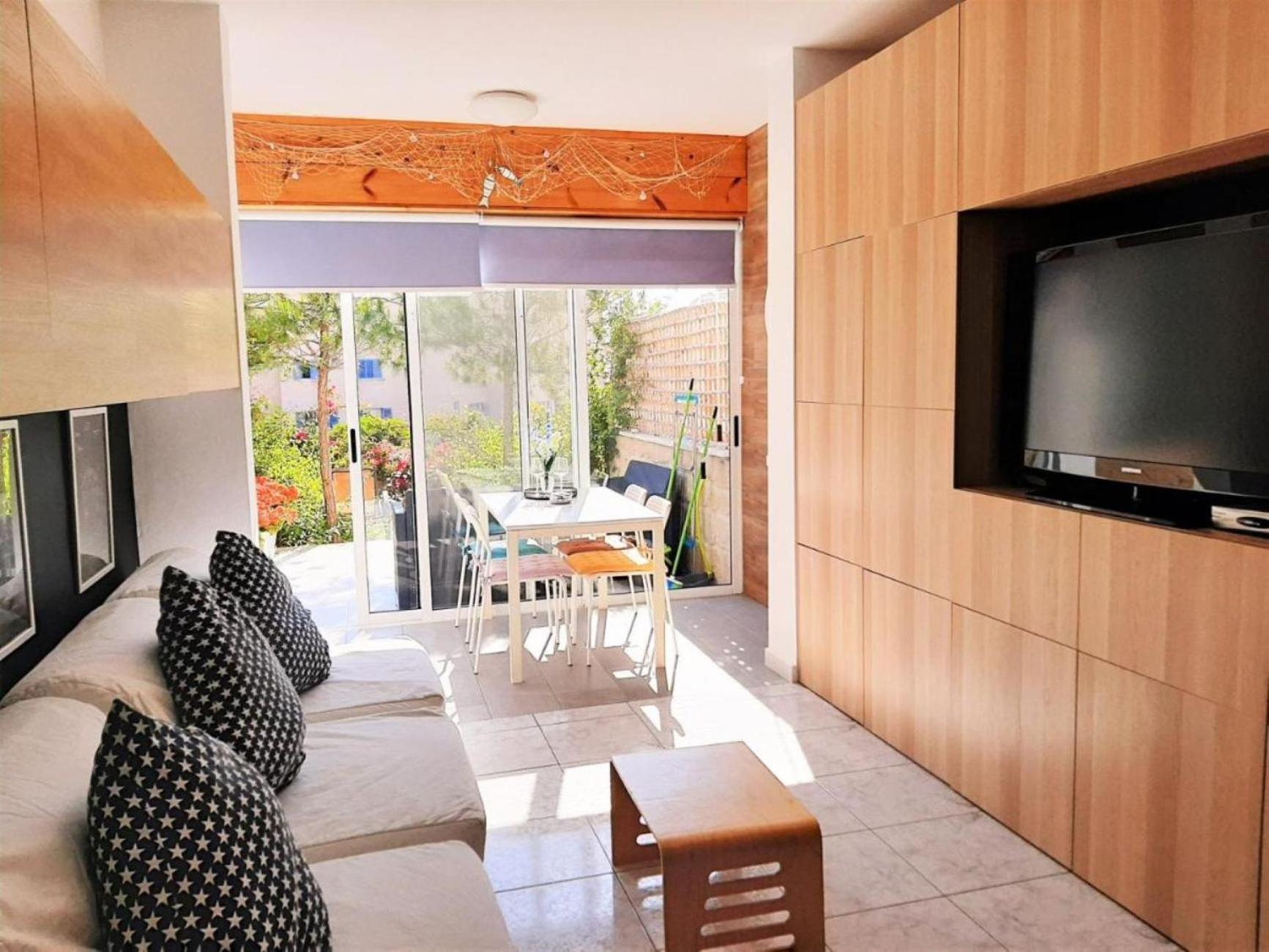 H&O Danaos Sea Breeze Apartment Пафос Екстериор снимка